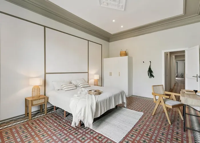 Albori - 2 Bedrooms And Balcony In Eixample Dreta Apartment